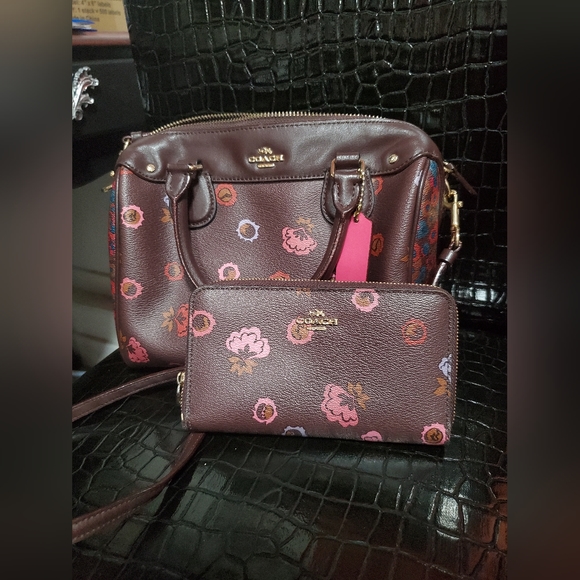 Coach Mini Floral Print Bennett Satchel and matching wallet - Picture 15 of 15